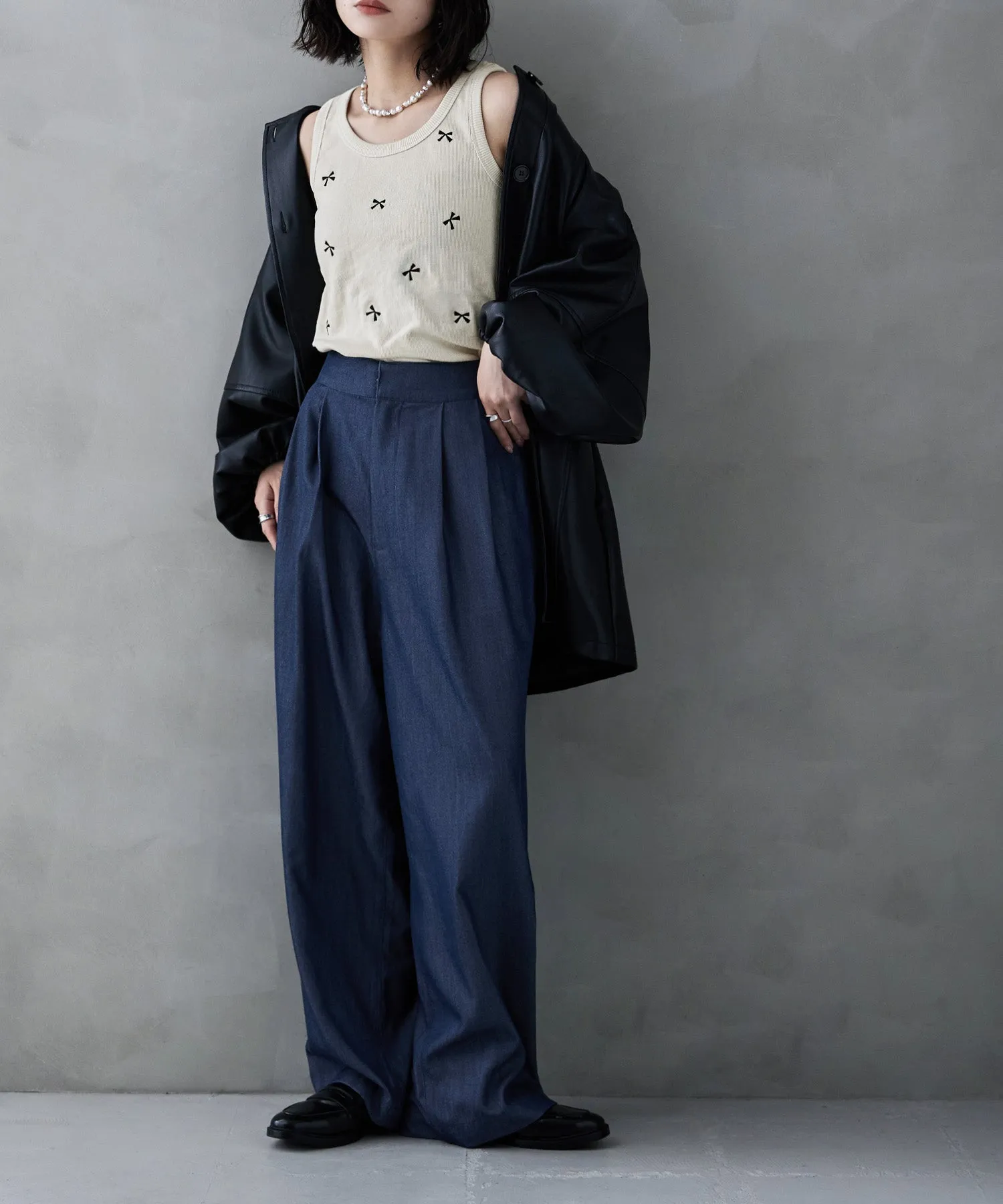 Ribbon embroidery sleeveless tops