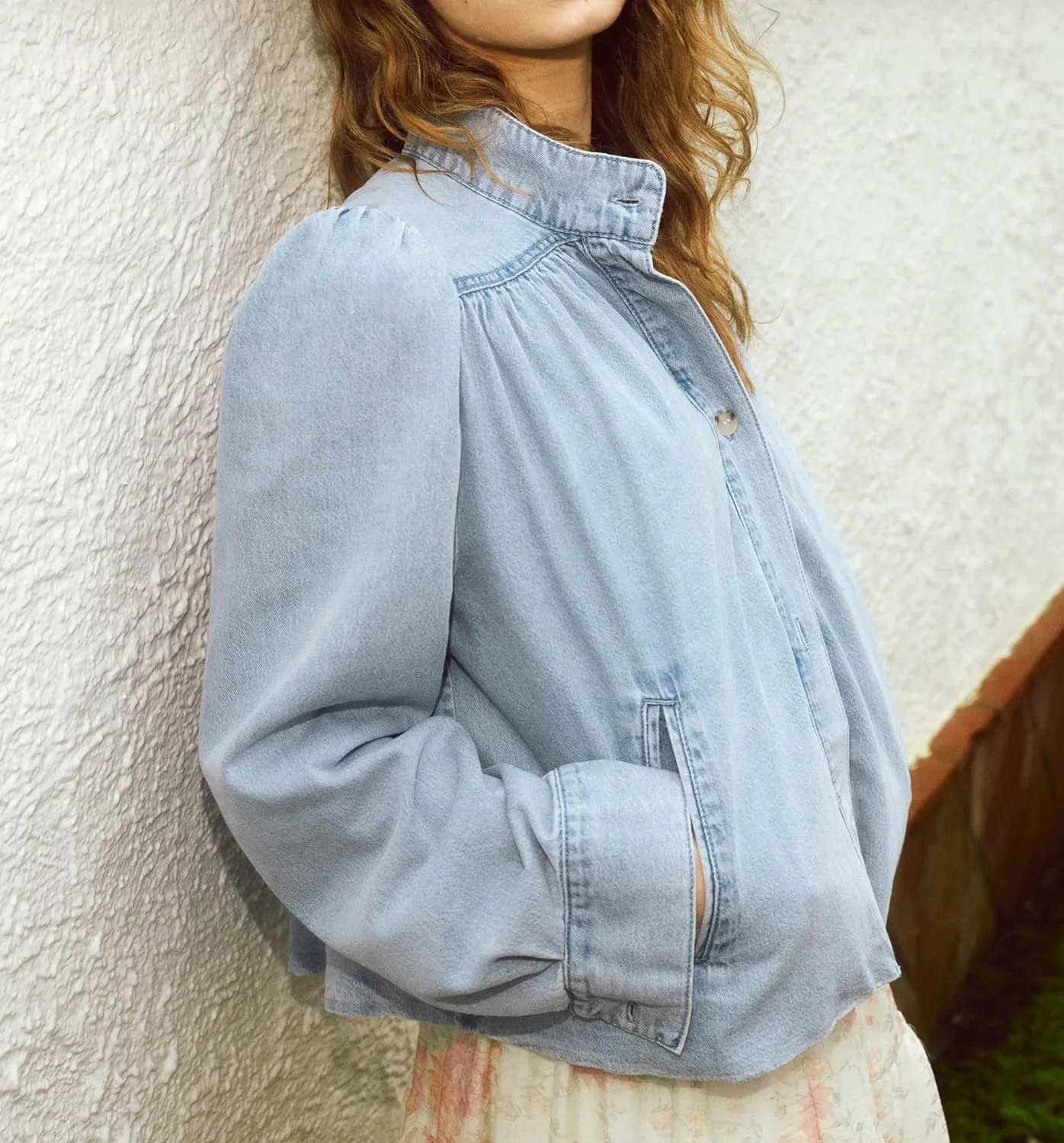 SCOFEEL Women's Denim Jacket Button Down Stand Collar Puff Sleeve Coat Casual Loose Fit Jean Jacket with Pockets